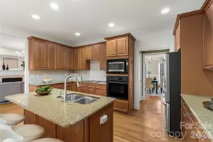 6817 Thornton Oaks Ct, Charlotte, NC 28270 - Photo 19