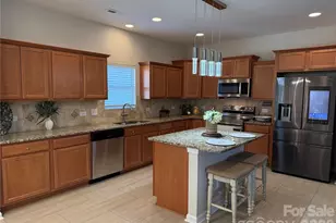 1201 Mountain Laurel Ct, Matthews, NC 28104 - Photo 3