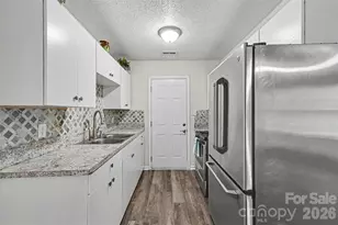 1910 Parkdale Ave, Gastonia, NC 28052 - Photo 9