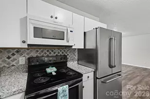 1910 Parkdale Ave, Gastonia, NC 28052 - Photo 7