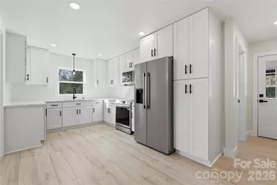 7301 Marlbrook Drive, Charlotte, NC 28212 - Photo 13