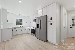 7301 Marlbrook Dr, Charlotte, NC 28212 - Photo 13