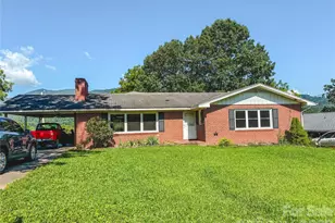 32 Tate St, Waynesville, NC 28786 - Photo 1