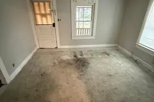 601 S College St, Dallas, NC 28034 - Photo 5