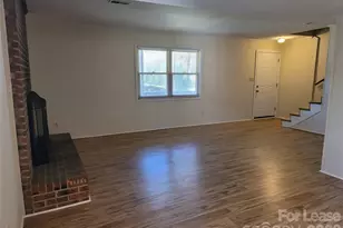 5323 Chestnut Lake Dr, Charlotte, NC 28227 - Photo 5