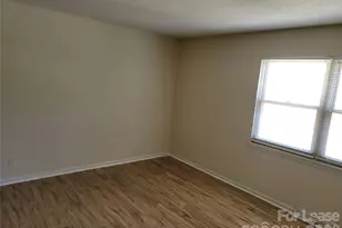 5323 Chestnut Lake Dr, Charlotte, NC 28227 - Photo 9