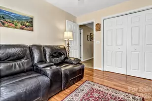 333 Charlestown Dr, Hendersonville, NC 28792 - Photo 37