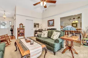 333 Charlestown Dr, Hendersonville, NC 28792 - Photo 11