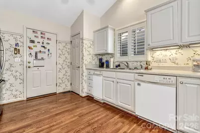 333 Charlestown Drive, Hendersonville, NC 28792 - Photo 17