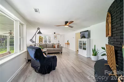 913 Dorothy Street, Hendersonville, NC 28791 - Photo 7