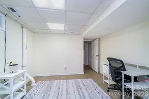 913 Dorothy St, Hendersonville, NC 28791 - Photo 25