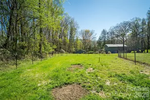 913 Dorothy St, Hendersonville, NC 28791 - Photo 23