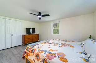 913 Dorothy St, Hendersonville, NC 28791 - Photo 11
