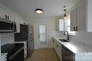 6607 Sullins Rd, Charlotte, NC 28214 - Photo 7