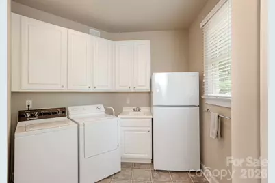 110 Fox Chase Drive, Hendersonville, NC 28739 - Photo 27