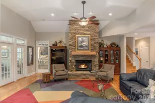 110 Fox Chase Dr, Hendersonville, NC 28739 - Photo 9