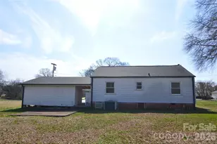 500 Gann St, Lowell, NC 28098 - Photo 5