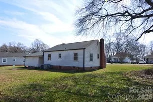500 Gann St, Lowell, NC 28098 - Photo 5