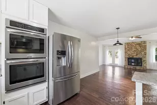 501 Vista Grande Cir, Charlotte, NC 28226 - Photo 7