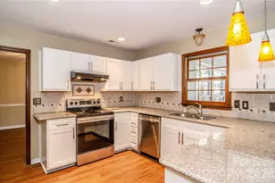 406 Port Royal Dr, Matthews, NC 28105 - Photo 11