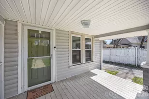 127 S Patterson St, Statesville, NC 28677 - Photo 3