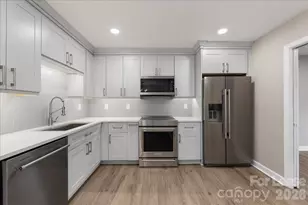 4706 Walden Ct, Charlotte, NC 28210 - Photo 11