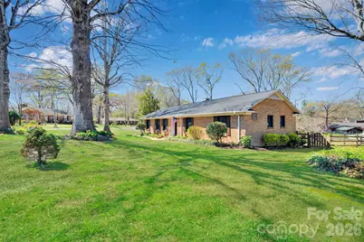 107 Woodlynn Drive, Charlotte, NC 28214 - Photo 3