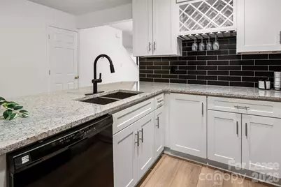 10943 Carmel Crossing Road, Charlotte, NC 28226 - Photo 5