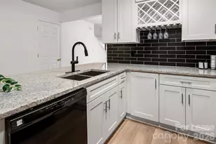 10943 Carmel Crossing Rd, Charlotte, NC 28226 - Photo 5