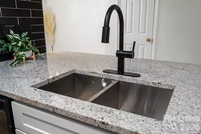 10943 Carmel Crossing Road, Charlotte, NC 28226 - Photo 7