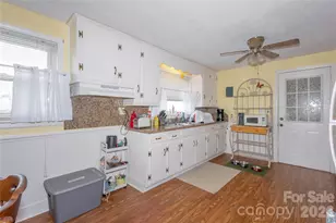 214 N North Dakota St, Charlotte, NC 28216 - Photo 5