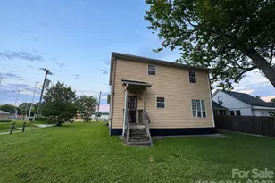 305 Mobley St, Clover, SC 29710 - Photo 3