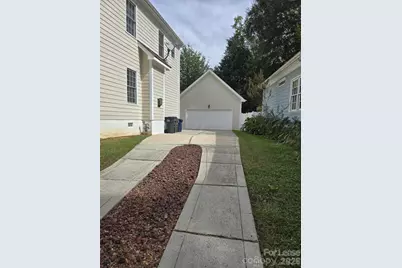 14022 Garden District Row, Huntersville, NC 28078 - Photo 3