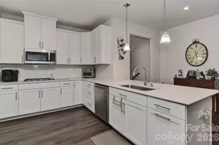 146 Beacon Dr, Mooresville, NC 28117 - Photo 7