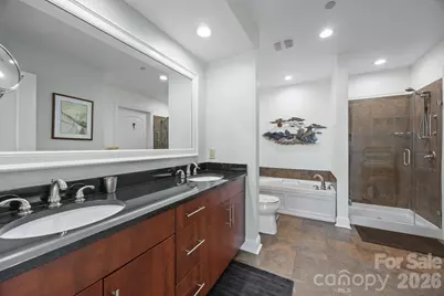 701 Royal Court #1009, Charlotte, NC 28202 - Photo 13