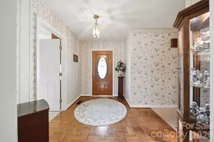 916 Plantation Dr, Lenoir, NC 28645 - Photo 3