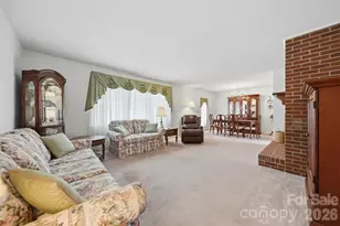 916 Plantation Dr, Lenoir, NC 28645 - Photo 7