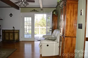 1015 Woodbine Pl NE, Lenoir, NC 28645 - Photo 13