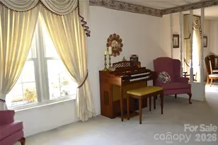 1015 Woodbine Pl NE, Lenoir, NC 28645 - Photo 7