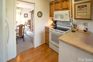 1015 Woodbine Pl NE, Lenoir, NC 28645 - Photo 13