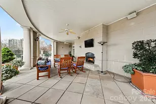 300 W 5th St, Charlotte, NC 28202 - Photo 29