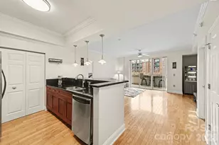300 W 5th St, Charlotte, NC 28202 - Photo 7