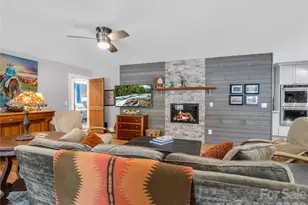 4 Western View St, Black Mountain, NC 28711 - Photo 7