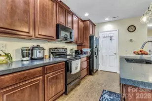 400 Skyloft Dr, Asheville, NC 28801 - Photo 11