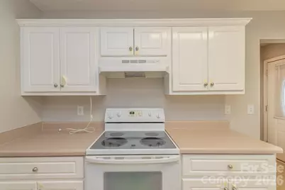 215 E Middlebury Lane SW, Aiken, SC 29803 - Photo 9