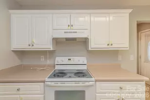 215 E Middlebury Ln SW, Aiken, SC 29803 - Photo 9