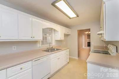 215 E Middlebury Lane SW, Aiken, SC 29803 - Photo 5