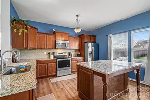 2419 Impatien Drive, Charlotte, NC 28215 - Photo 5