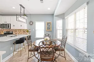 12205 Westbury Glen Ct, Charlotte, NC 28262 - Photo 25