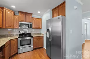 100 Thistle Knoll Ct, Asheville, NC 28803 - Photo 11